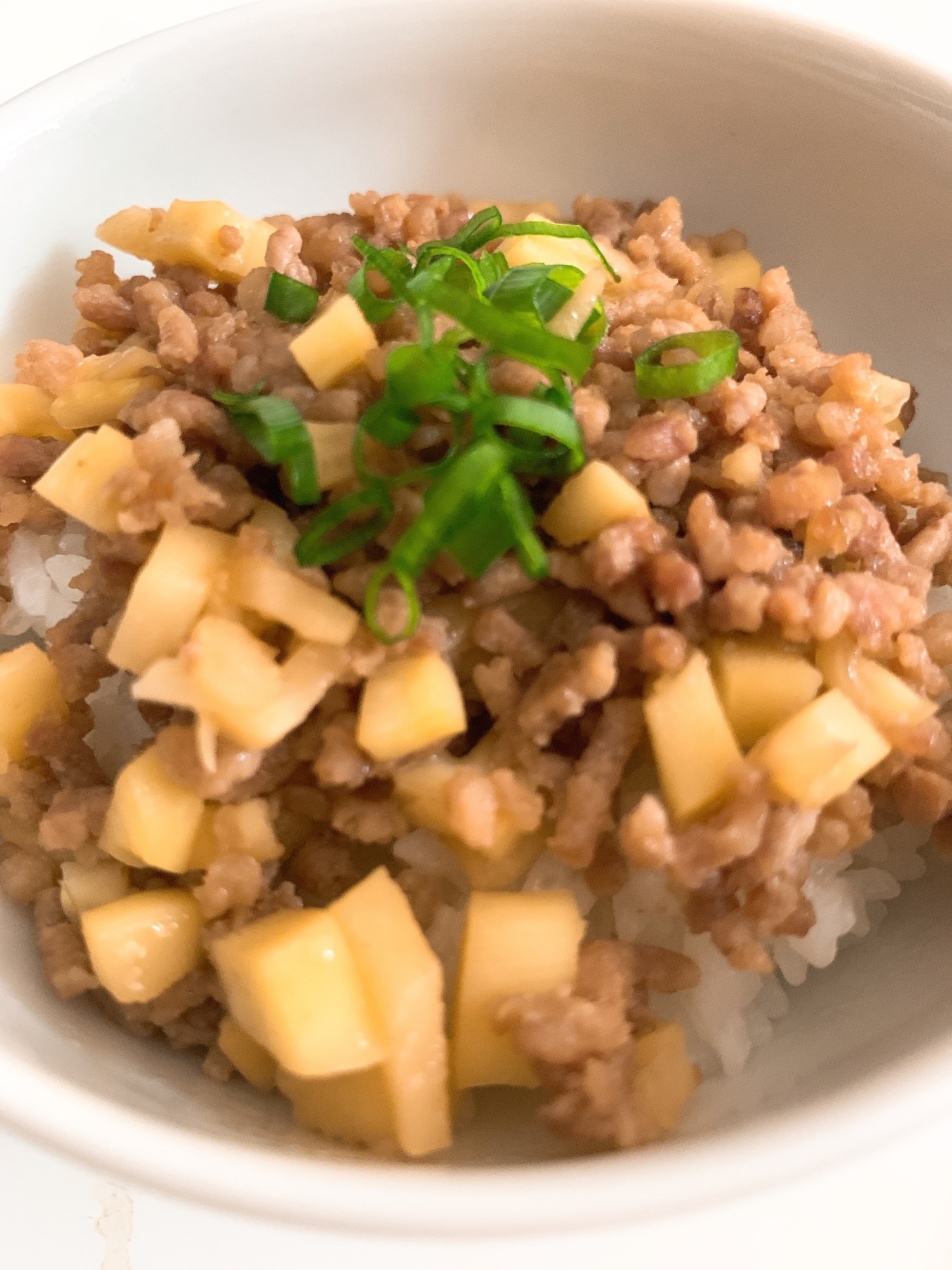 ハチクと豚ひき肉のそぼろ丼