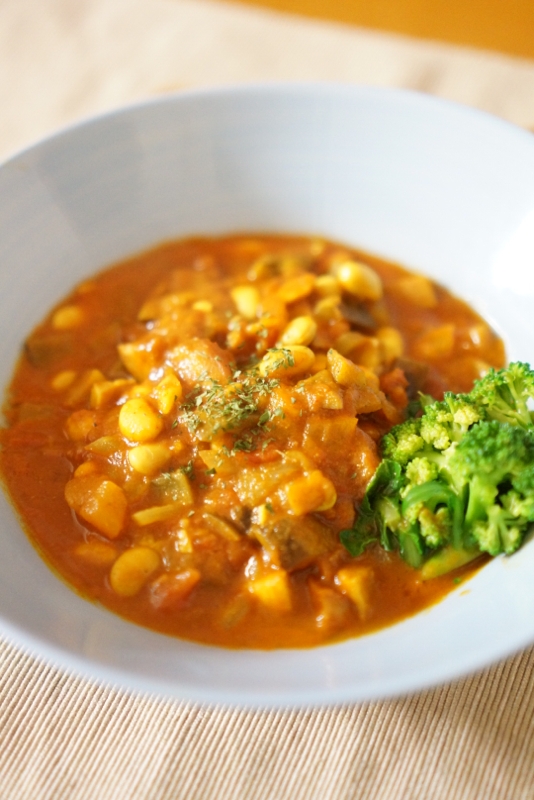 旨味も栄養もたっぷり！大豆とベーコンのトマト煮