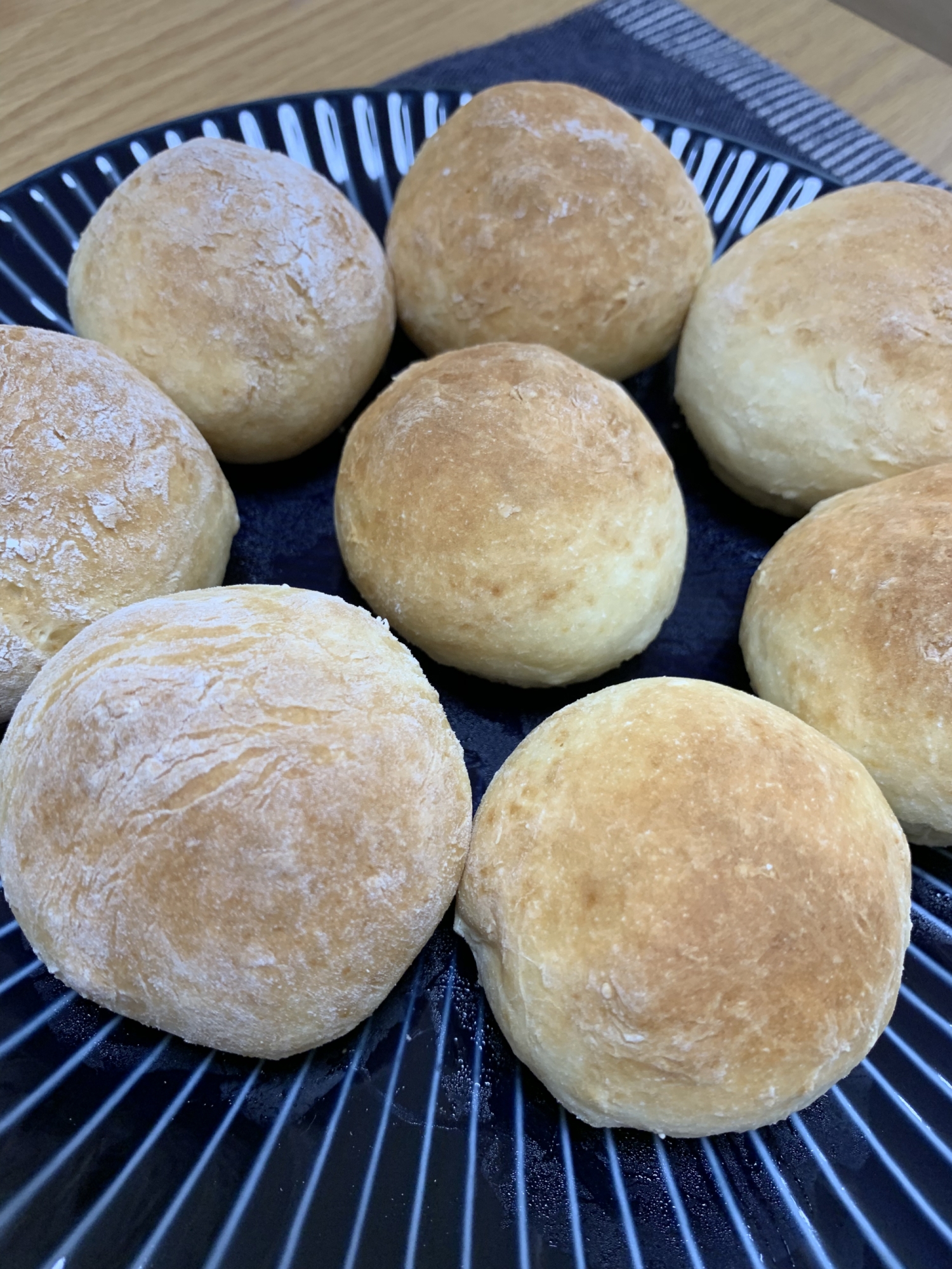 HMとヨーグルトで簡単焼きたてパン♪