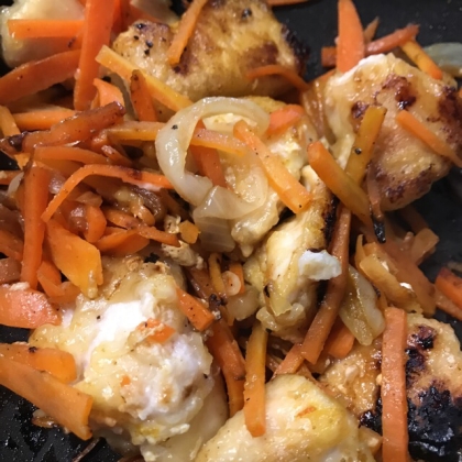 鶏肉と野菜のカレーチーズ炒め