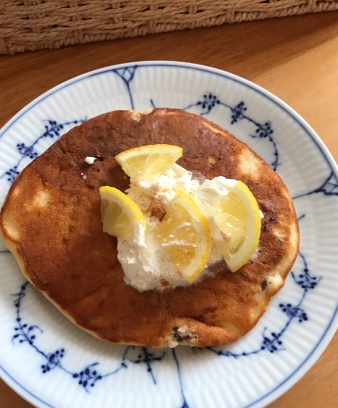 レモンクリームチーズのせチョコチップパンケーキ