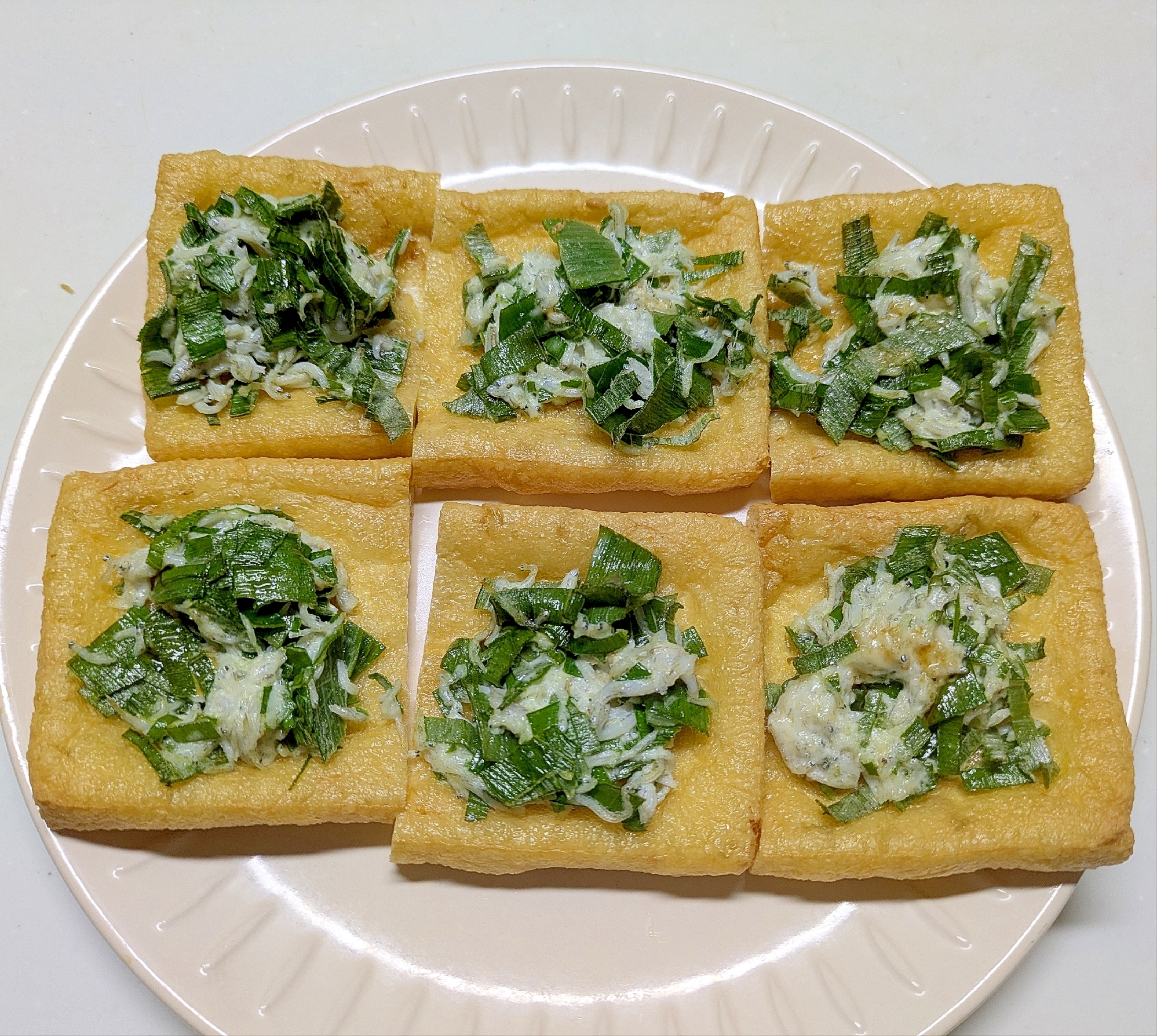 トースターにおまかせ、油揚げのしらすネギ焼き