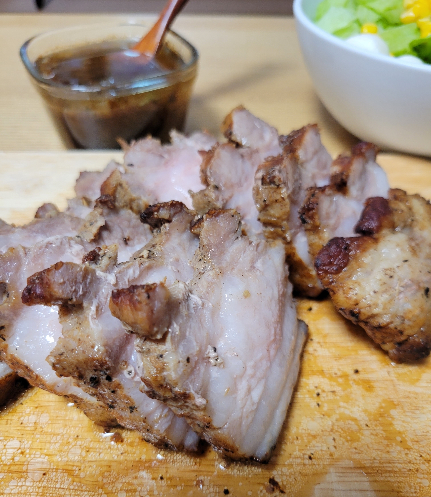 キャンプ飯　漬けて焼くだけ！塩焼き豚