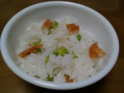 梅の混ぜご飯、初めて作ってみました。
酸味も良くおいしかった(o^～^o)
食べ切れなかた梅の消費にも役立ちました。