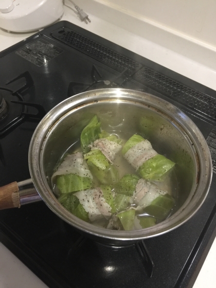 レンジでキャベツをチンして巻き巻きして不器用な私でも簡単に作れました。美味しくてリピートしちゃってます。ありがとうございました♡塩胡椒と最高です。