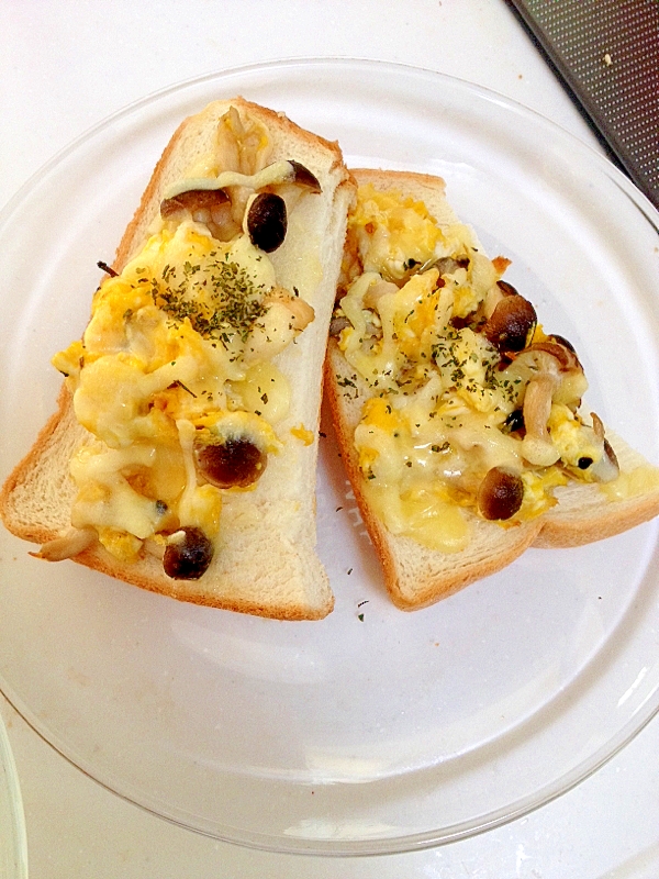 しめじと卵のチーズトースト レシピ 作り方 By とっこ 楽天レシピ
