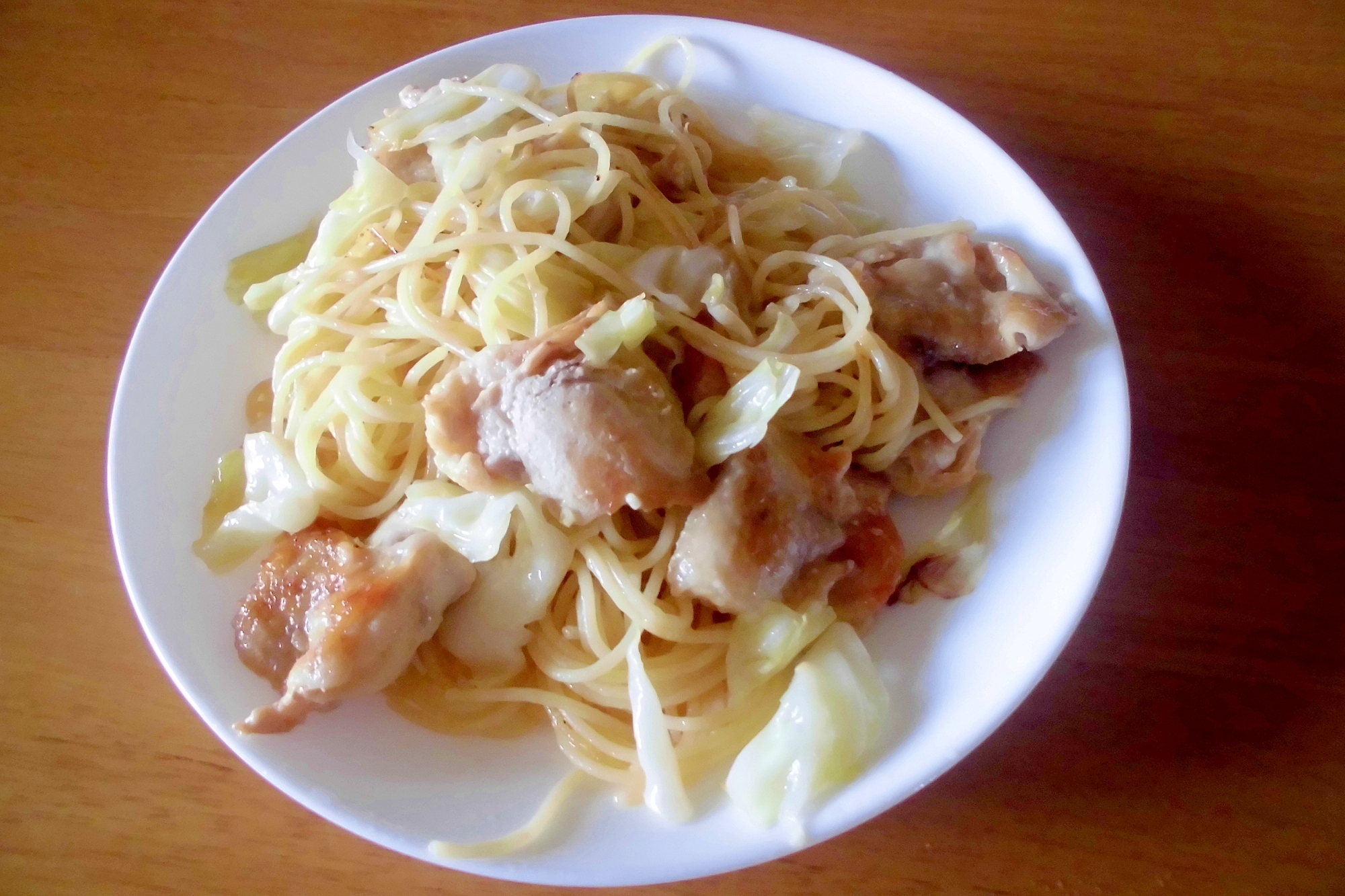鶏肉とキャベツのコンソメチーズパスタ