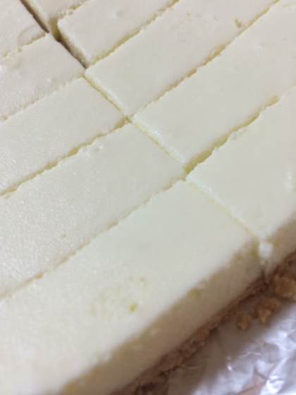 ビスケット＆ホワイトチョコ生地の簡単レアチーズ