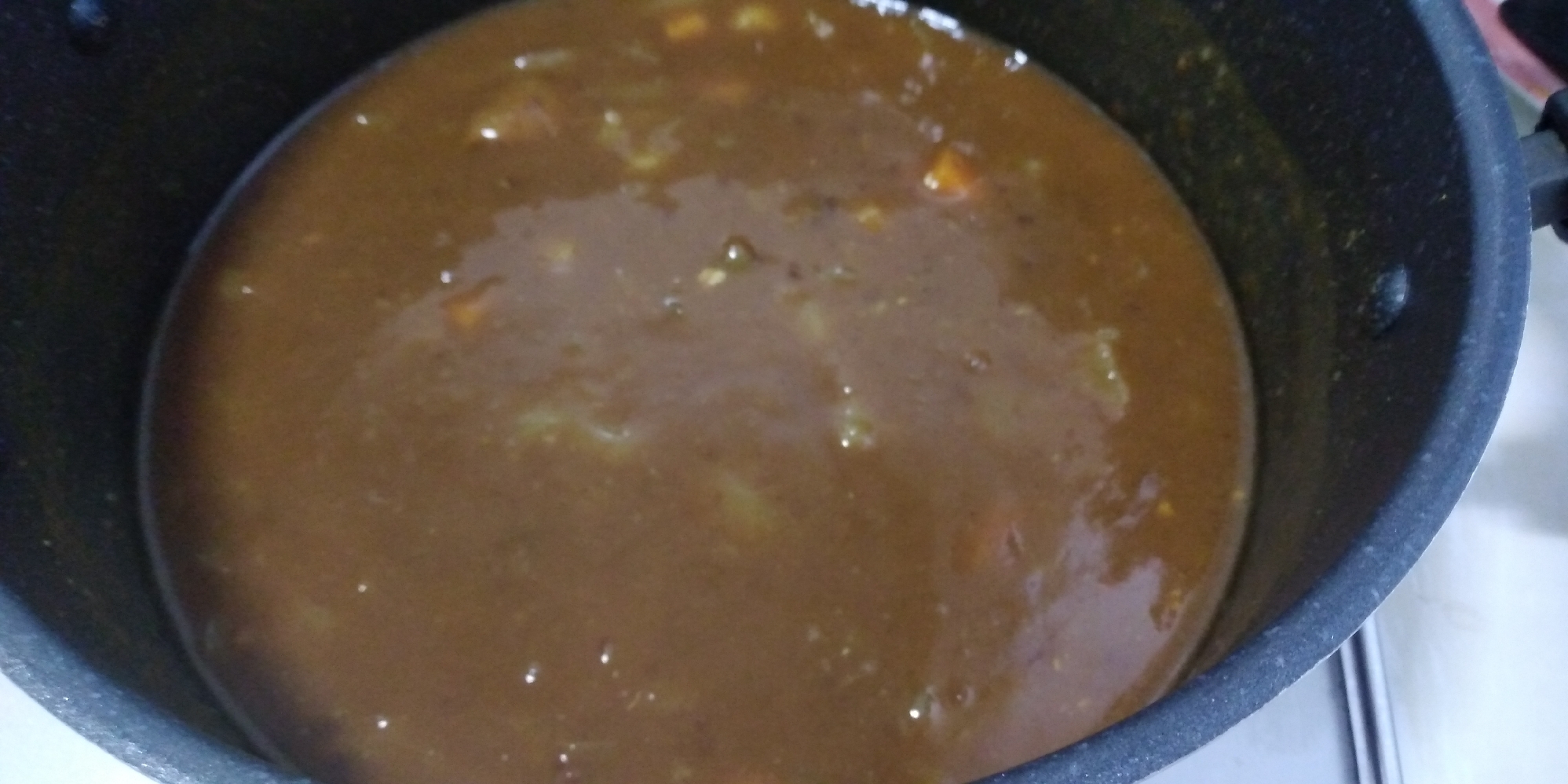 じゃがいも、玉ねぎ、にんじん、シーフード入りカレー