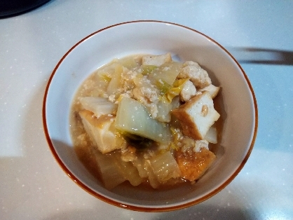 ご飯にかけて丼にも♡厚揚げと白菜のそぼろあんかけ