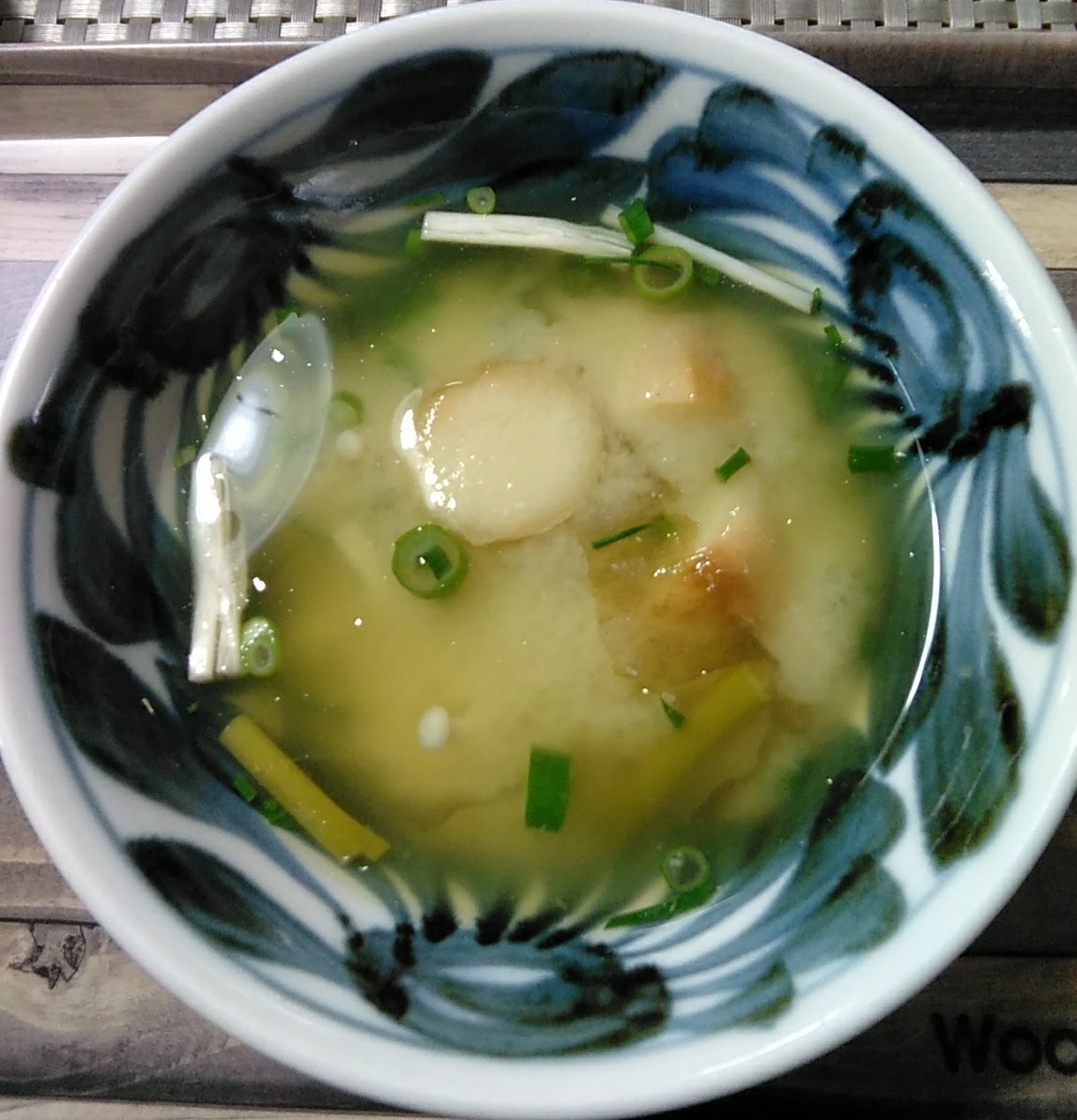 小松菜とえのきと麩のおみそ汁(いりこだし)