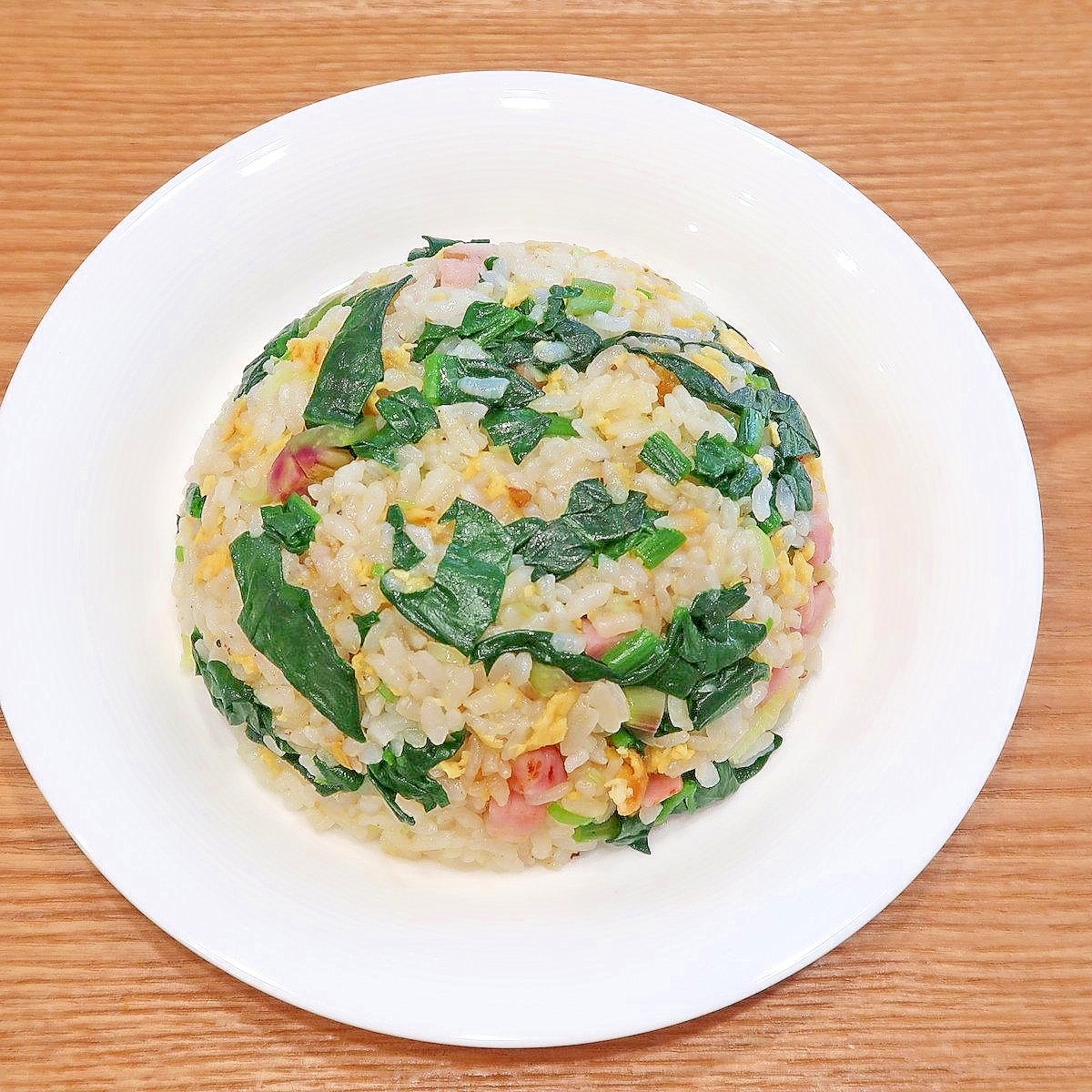 ほうれん草とベーコンのコンソメ炒飯（チャーハン）