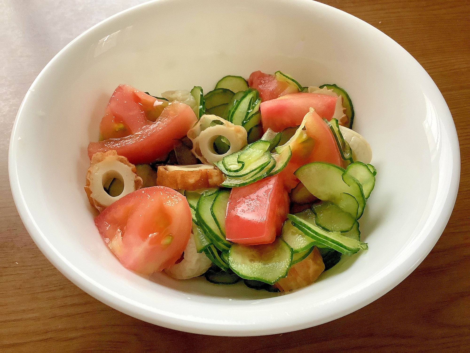 きゅうりとちくわトマトの酢の物