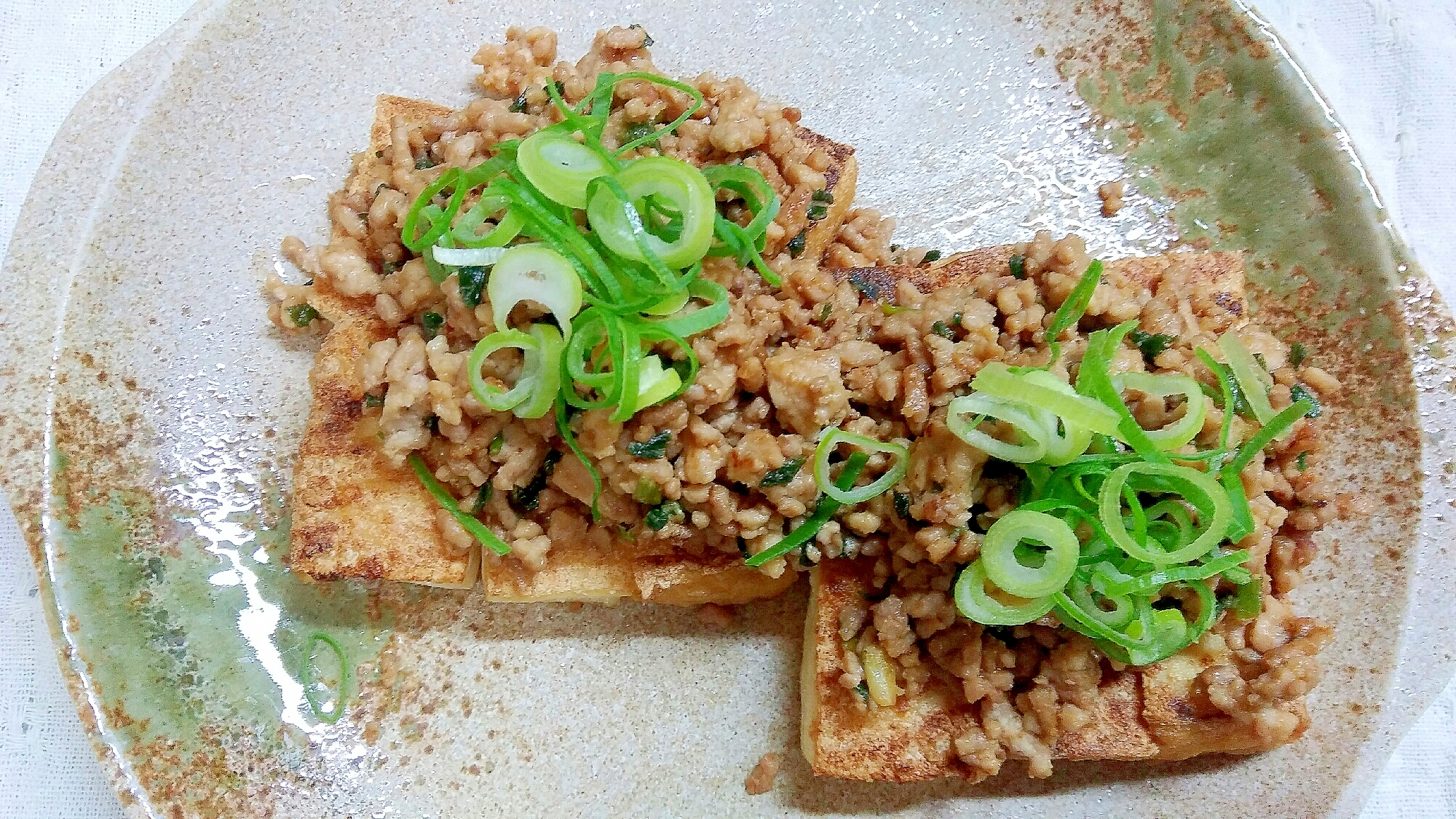 肉味噌そぼろ乗せ厚揚げ