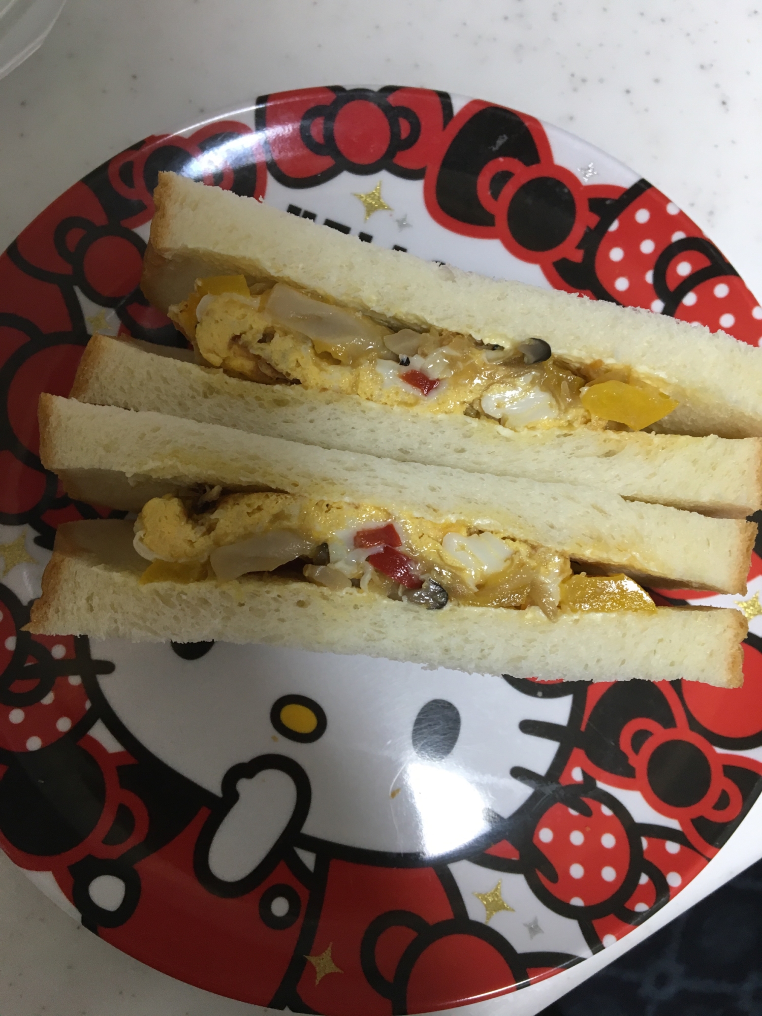 食パンで☆野菜炒めの卵とじ炒めサンドイッチ☆