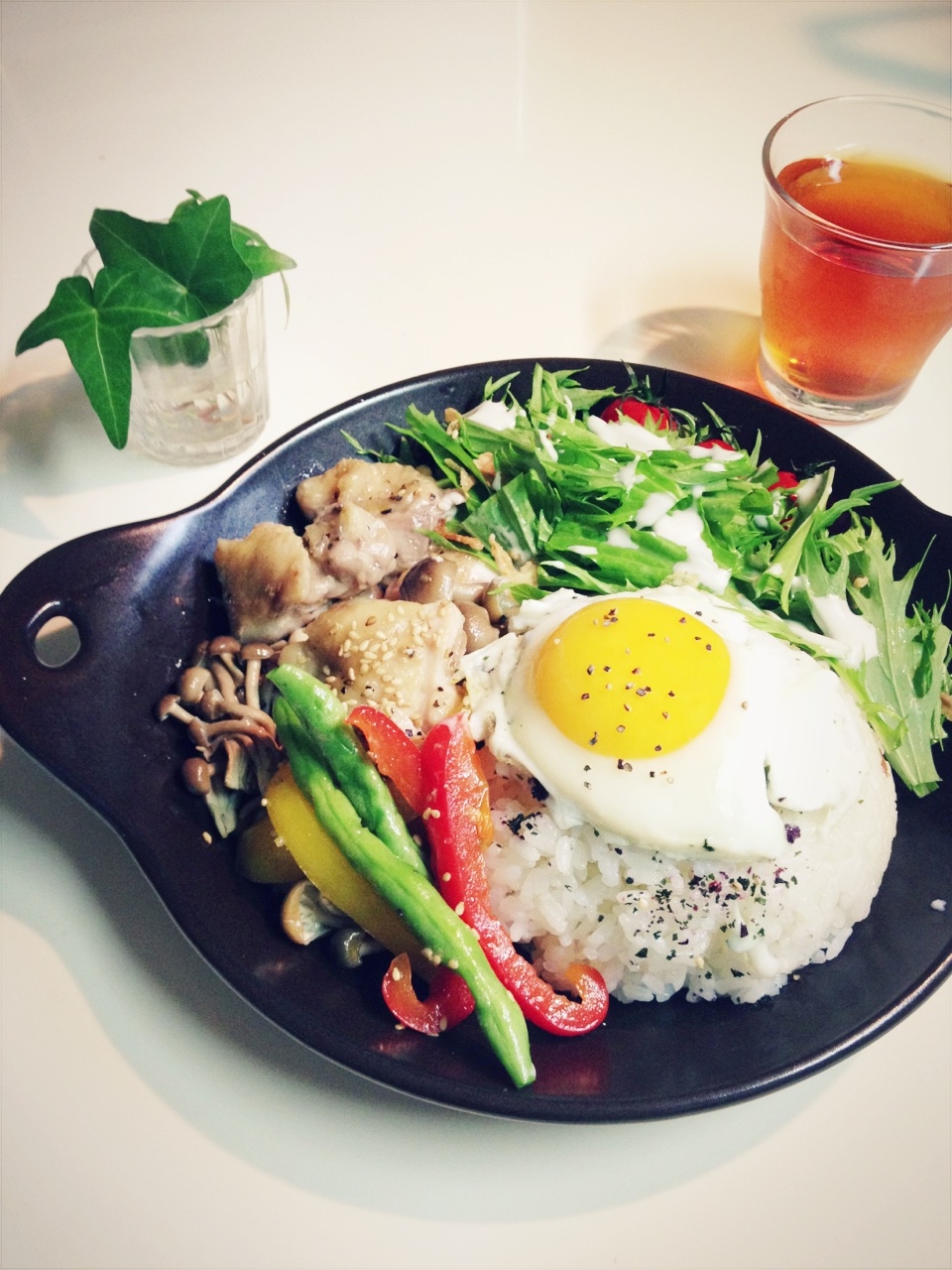 簡単美味しい☆鶏肉としめじの柚子胡椒炒め♪カフェ飯