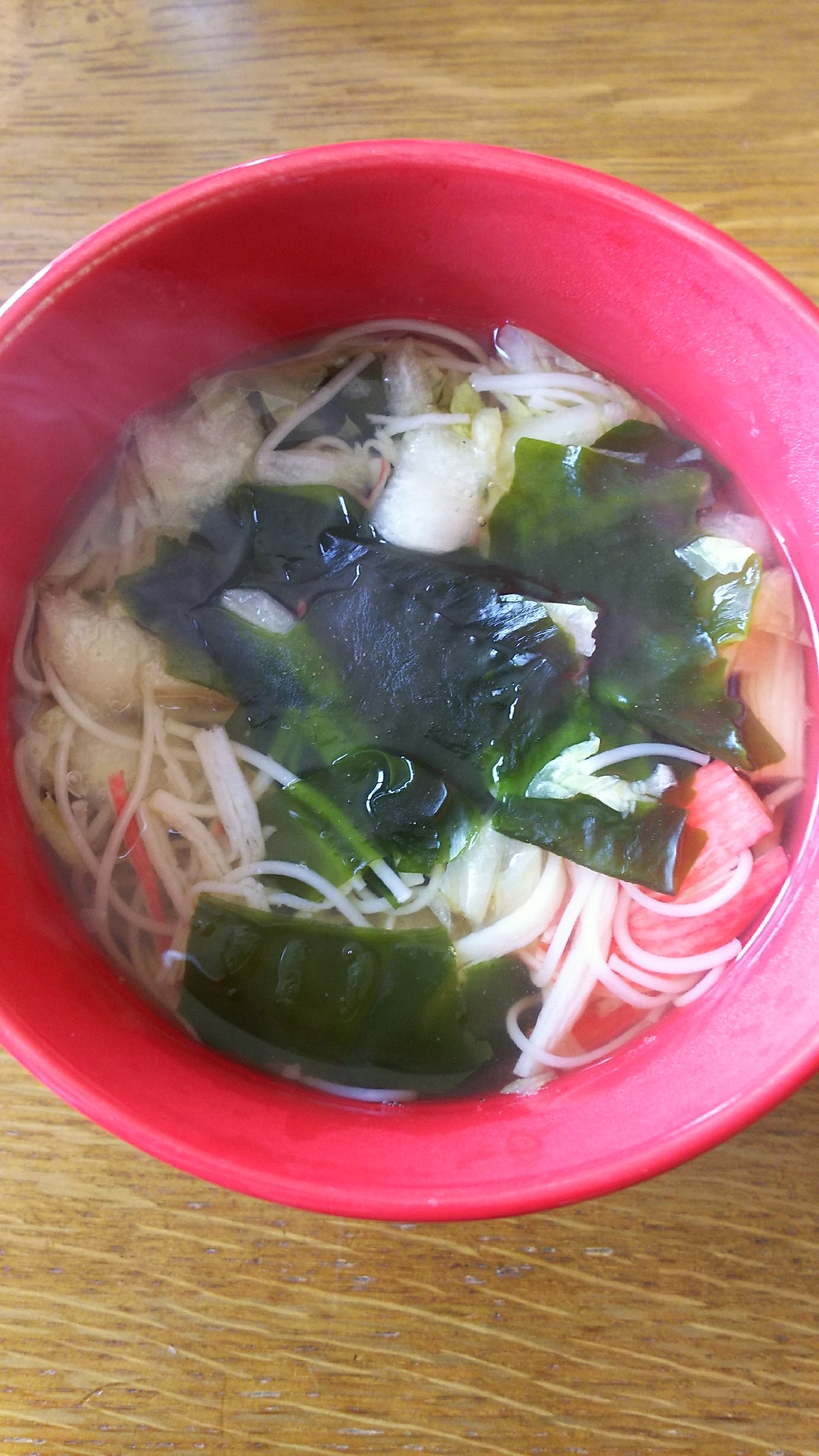 わかめと白菜とカニカマのにゅうめん