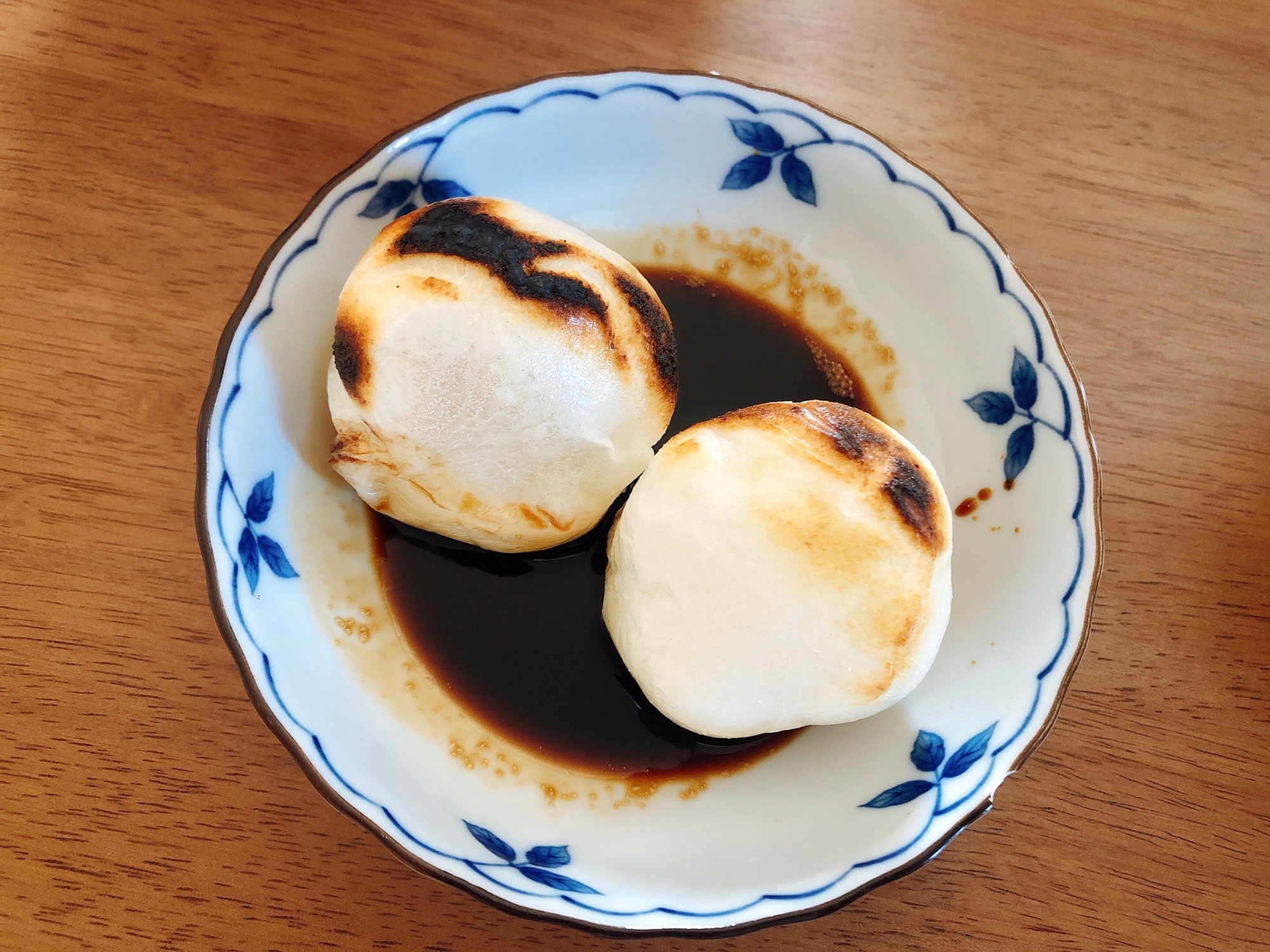 砂糖醤油で甘辛い味付け！焼き餅