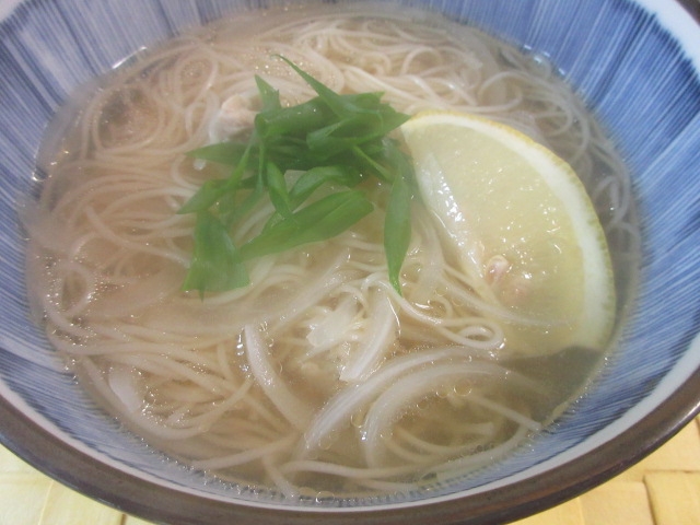 鶏しおだし、にゅう麺（レモン風味）