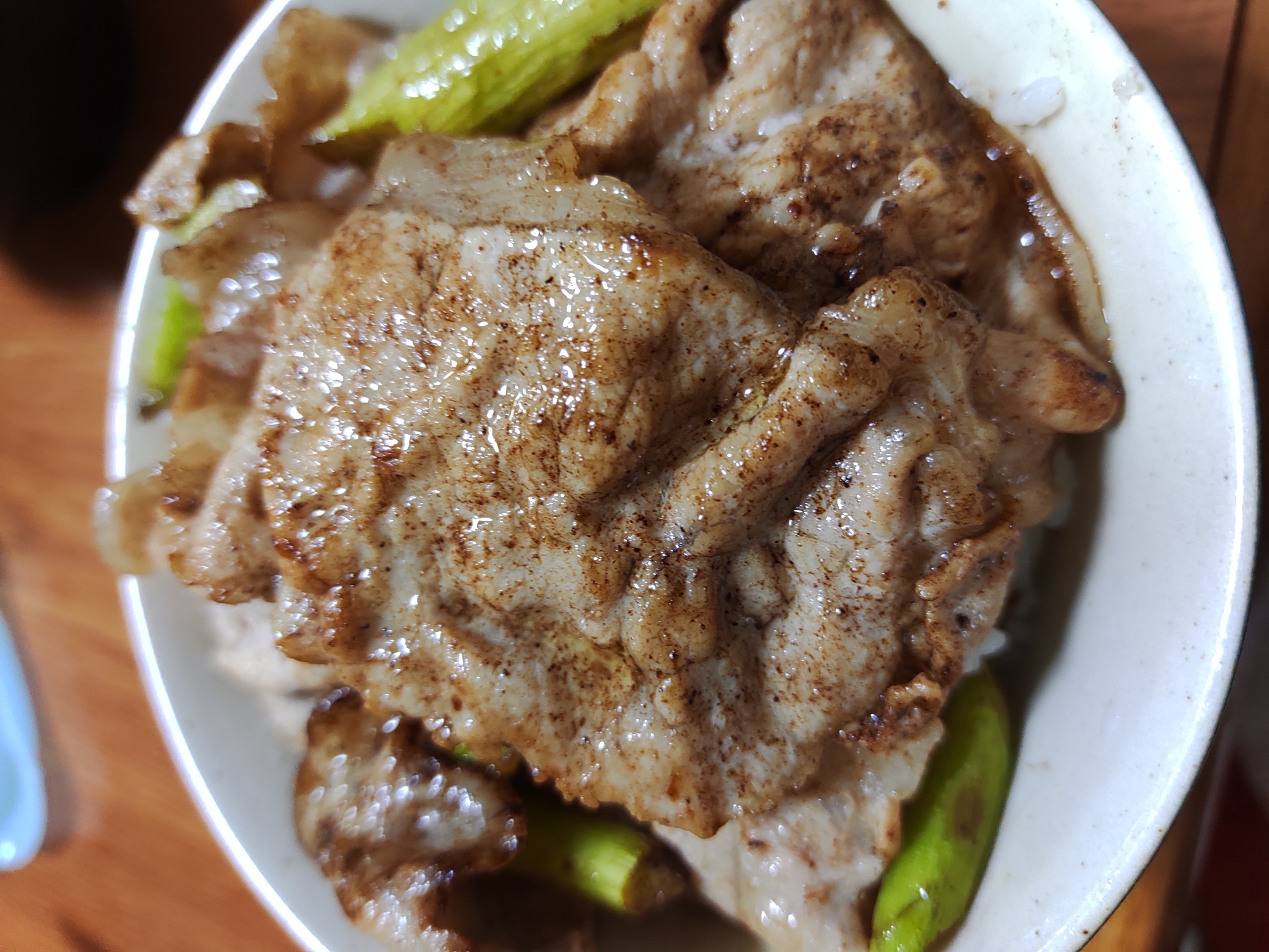 背徳の味！豚アスパラバター丼