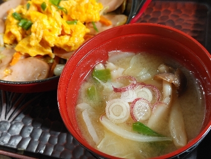 大根しめじキャベツ味噌汁