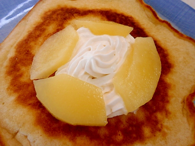 大豆粉で☆生クり－ム＆りんごのパンケーキ