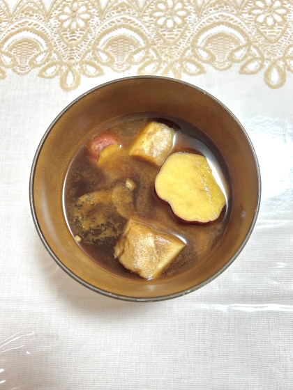 さつまいもと小町麩の味噌汁