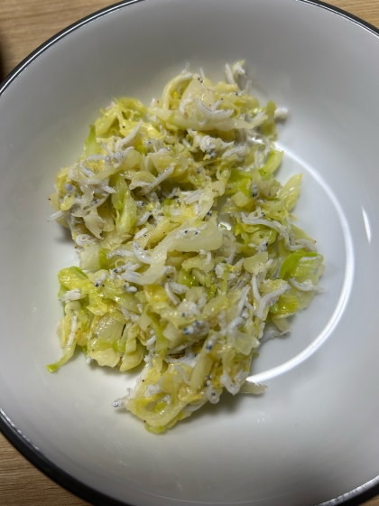 お箸が止まらない♡キャベツとしらすのうま塩ナムル