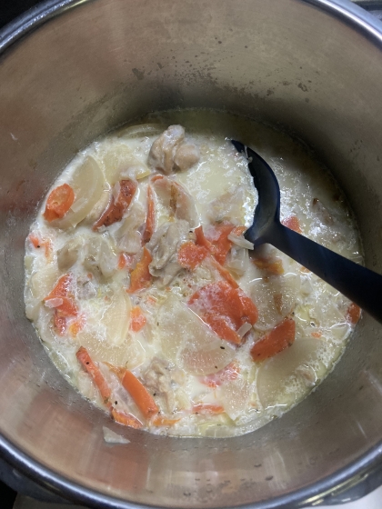 圧力鍋でパパッと！鶏肉と大根のクリーム煮