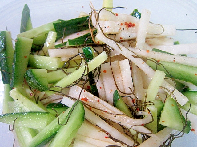 胡瓜と昆布大根の麺つゆ唐辛子漬け