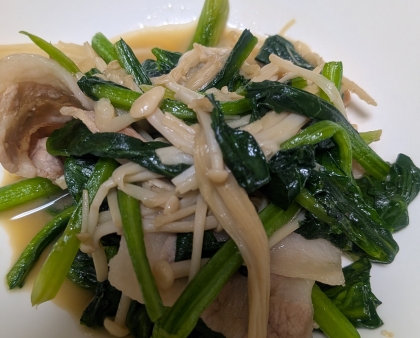 豚バラとほうれん草、えのきでめんつゆバター炒め