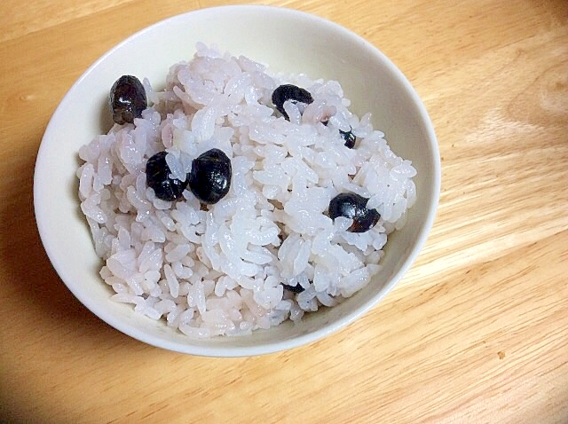 黒豆茶で黒豆ご飯