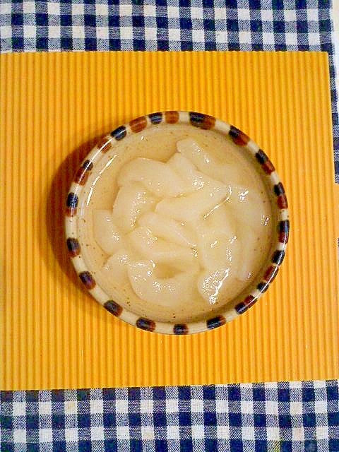 器に盛られた、マクワウリのコンポート