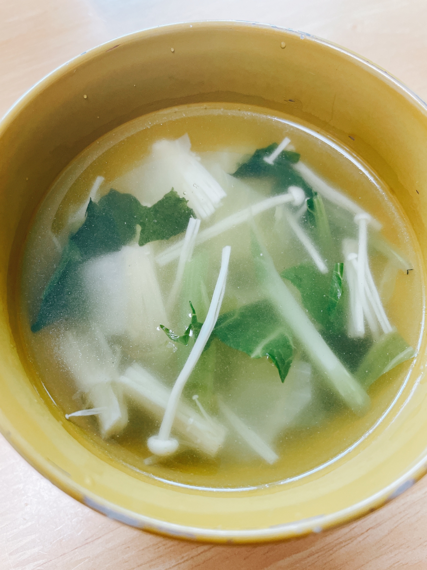 玉ねぎと小松菜のえのきスープ