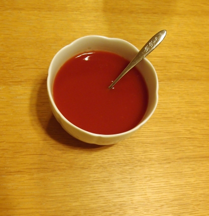 トマトジュースで、冷製トマトスープ