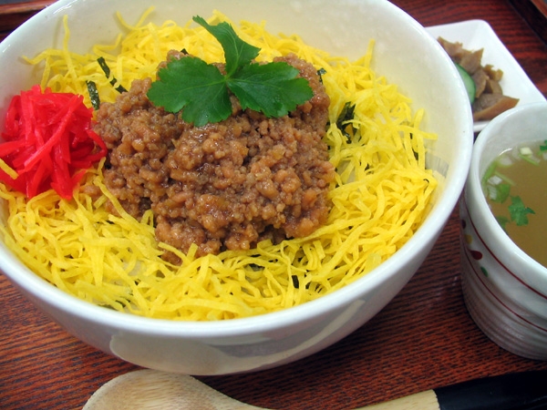 10分でプロの味★鶏そぼろ丼 時短料理