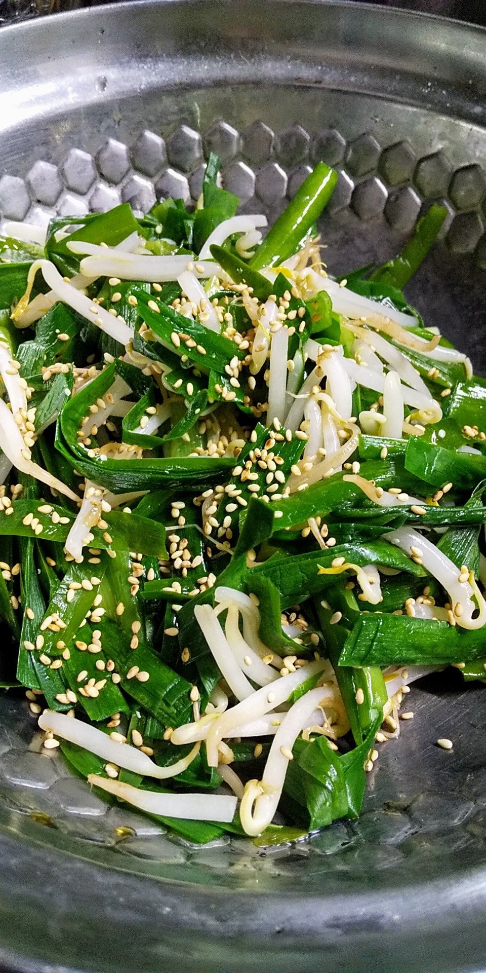 作り置きで便利!ニラともやしのナムル