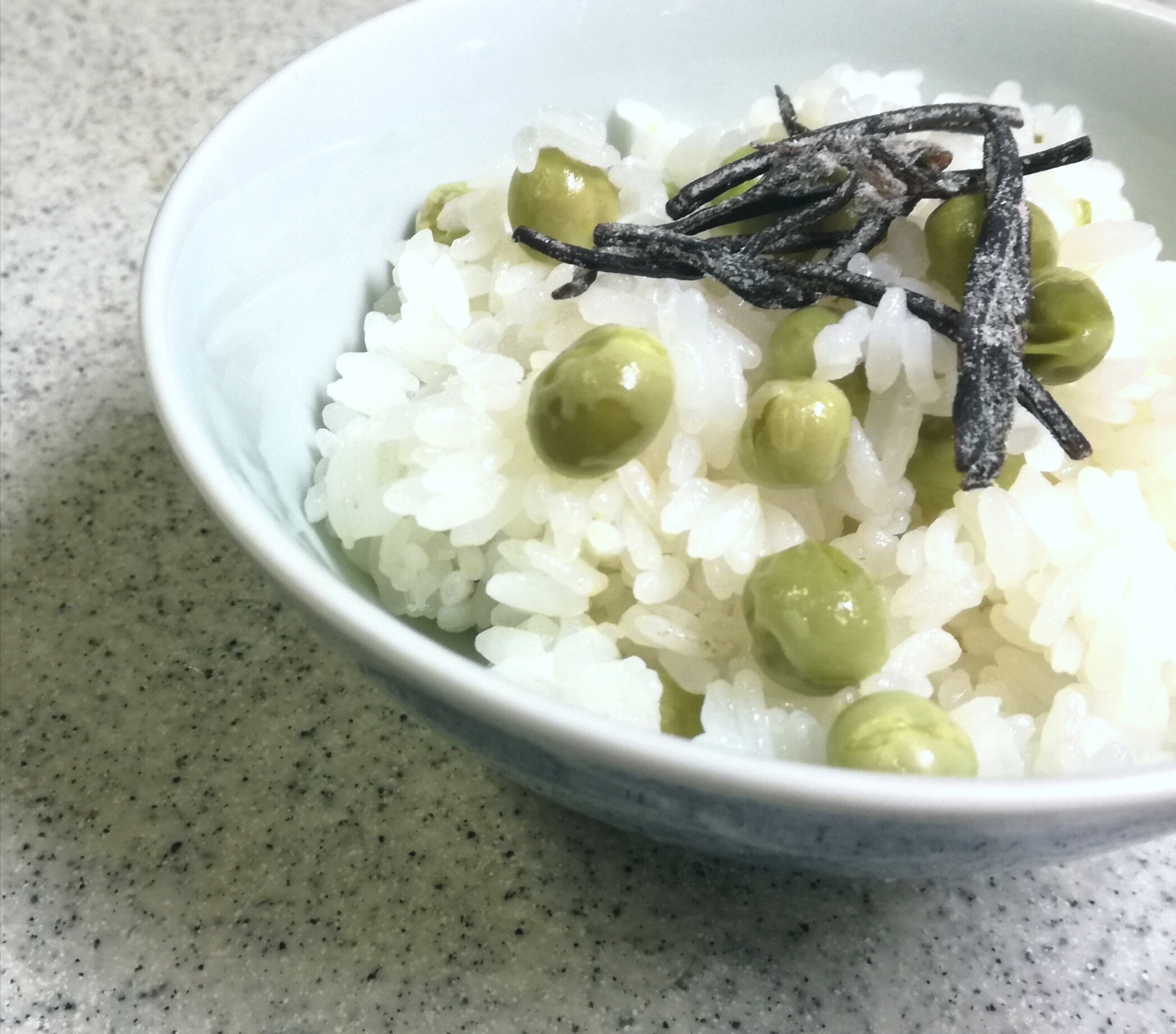 昆布風味の豆ご飯