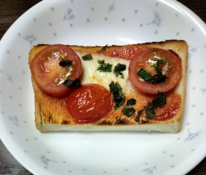 トマトピザトースト