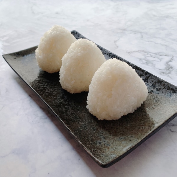 コンビニ風塩むすび レシピ 作り方 By みすずごはん 楽天レシピ コンビニ風塩むすび レシピ 作り方 By みすずごはん 楽天レシピ