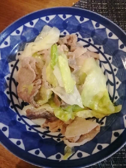 キャベツたっぷり！豚肉とキャベツの塩ダレ炒め