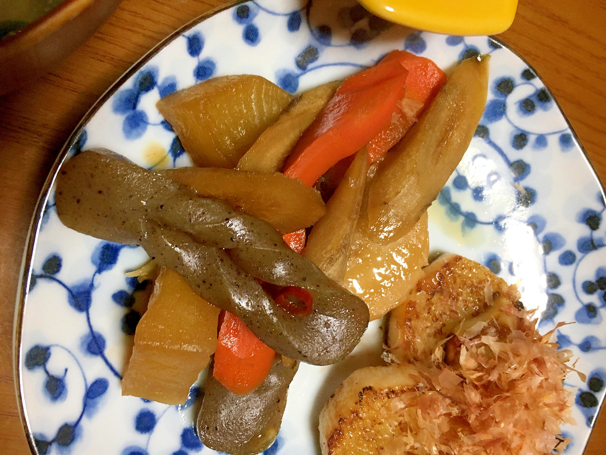 根菜と蒟蒻のピリ辛煮