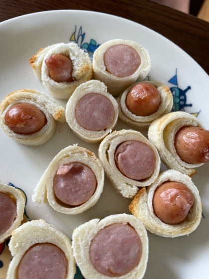 食パンでおつまみ♪　カリパンのウインナーロール