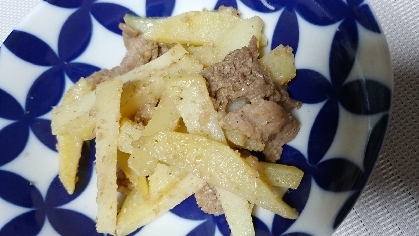 細切りじゃがいもと豚肉の塩炒め