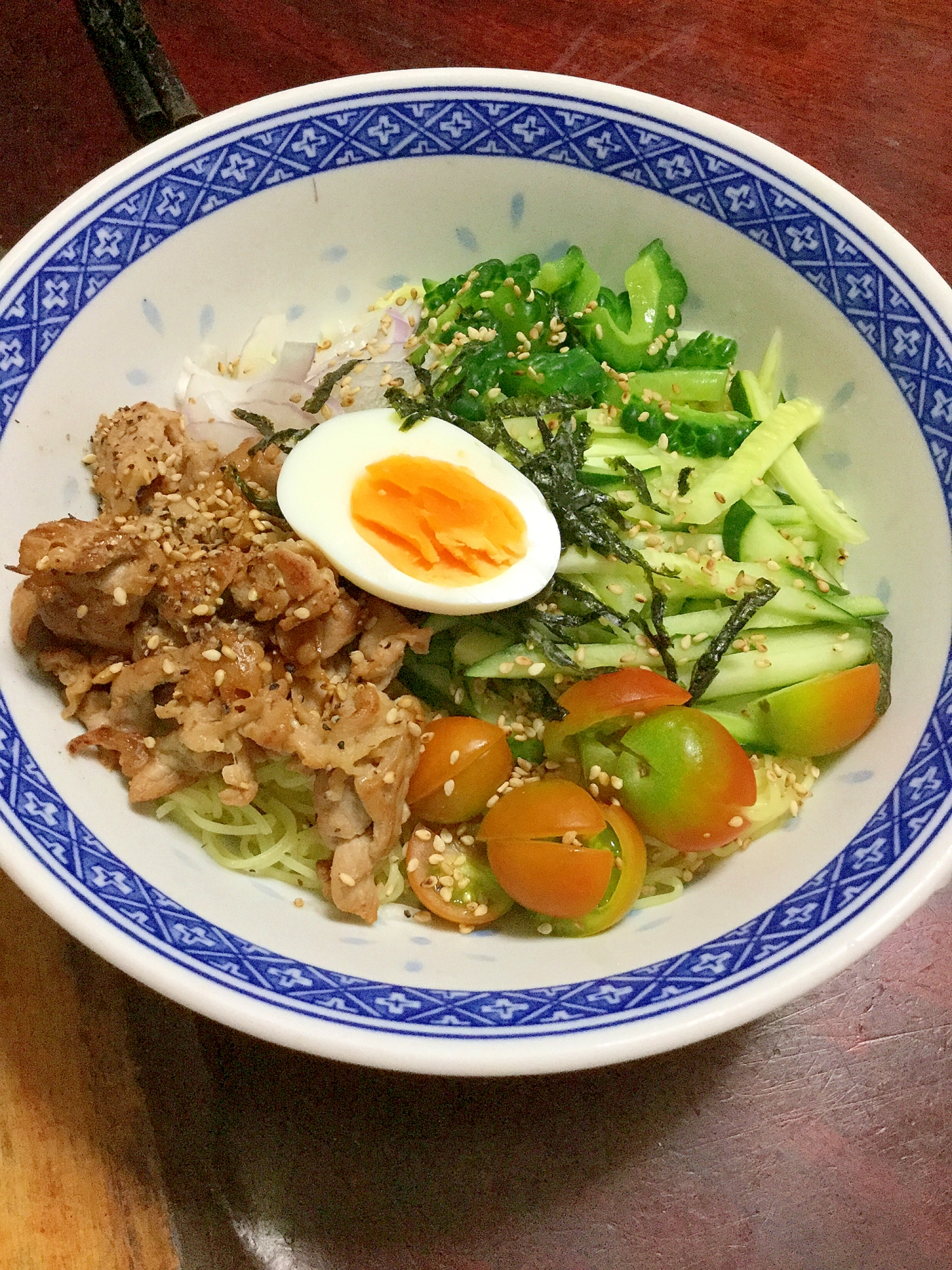 豚のニンニク味噌焼き入り☆冷やし中華はじめました。