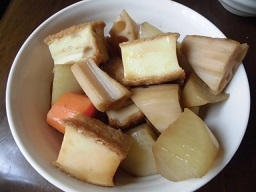 大根と人参とレンコンと厚揚げの煮物