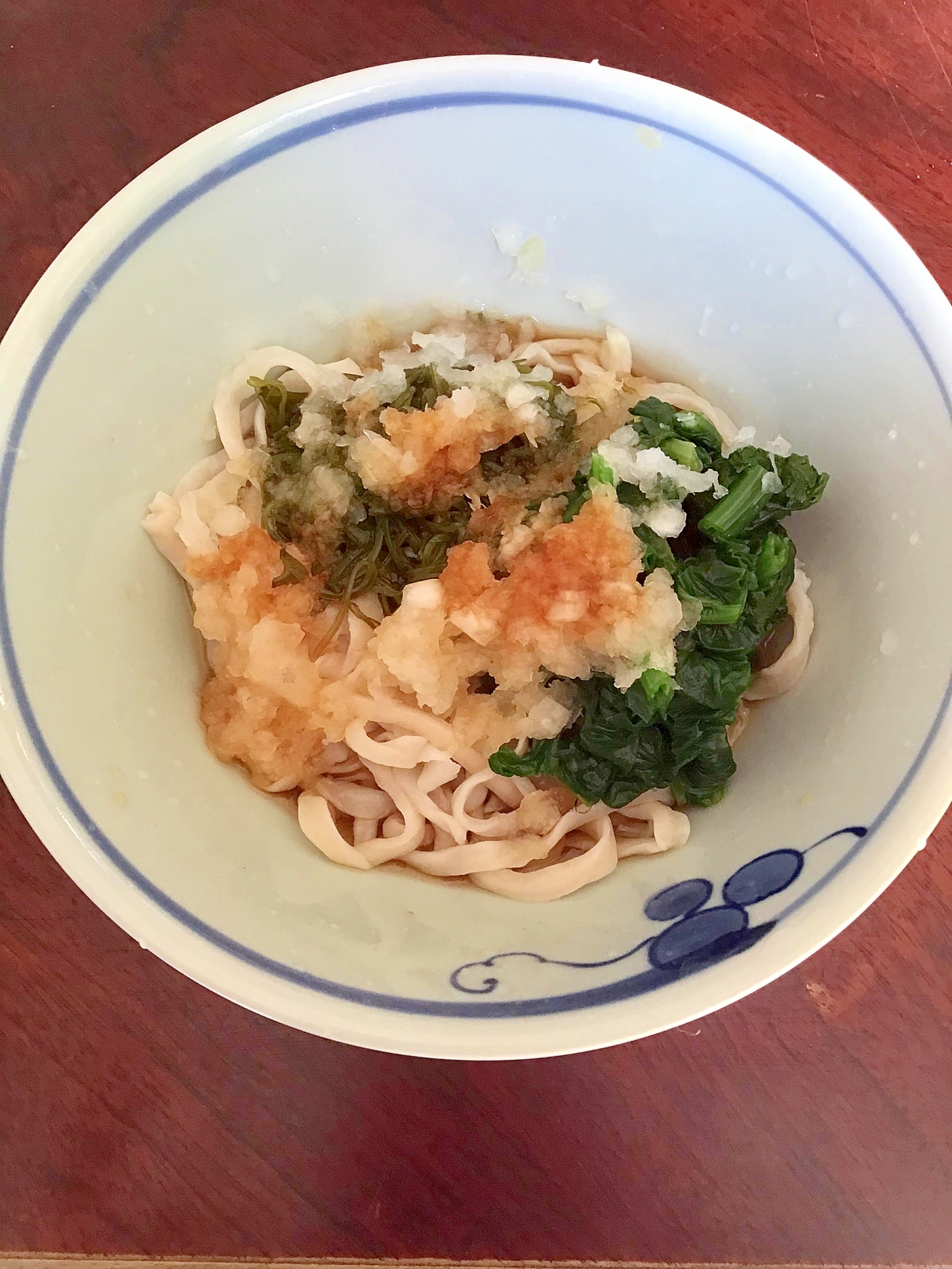 ちぢみほうれん草とメカブのぶっかけおろしうどん。