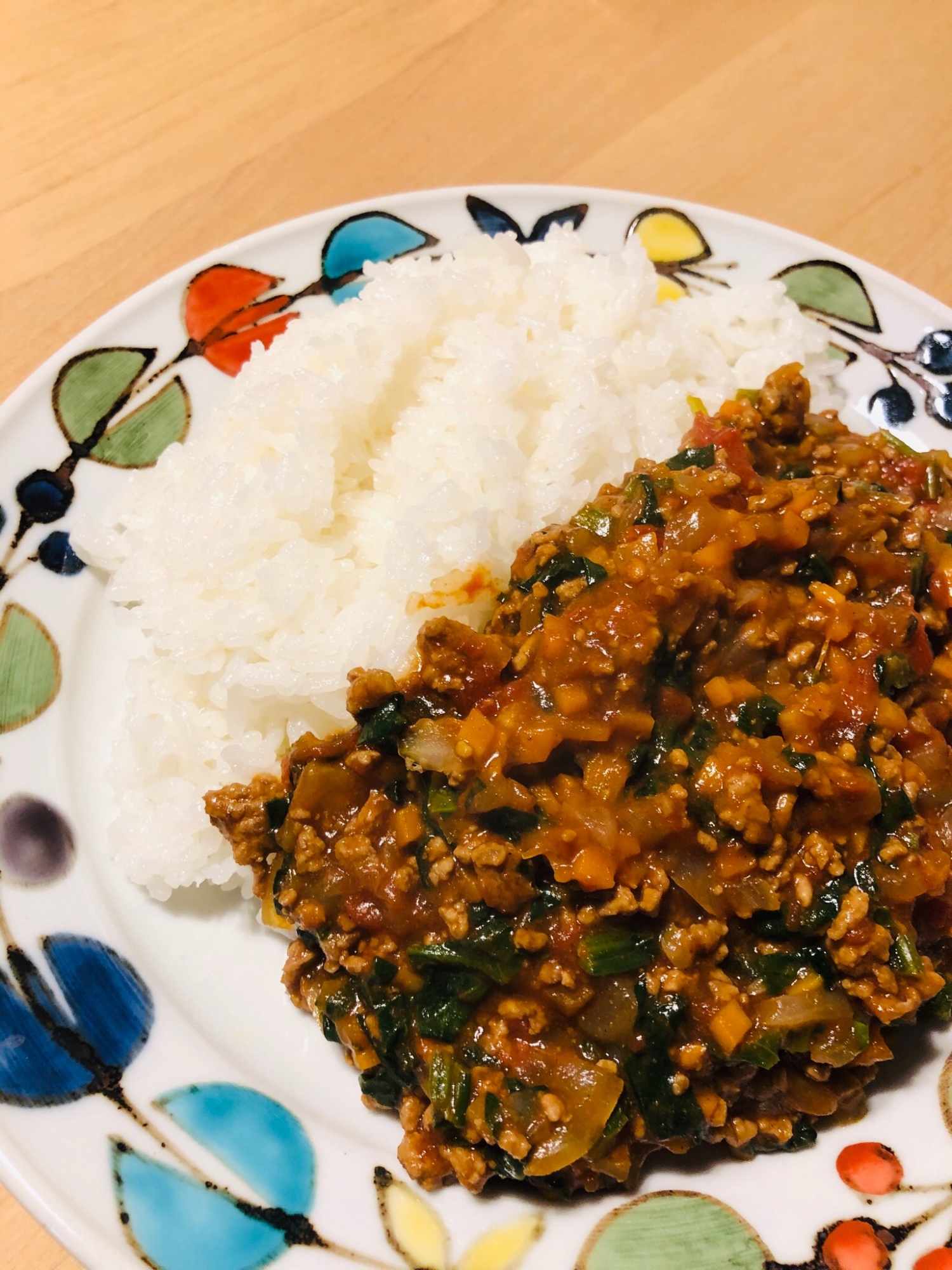 ほうれん草とトマトのキーマカレー