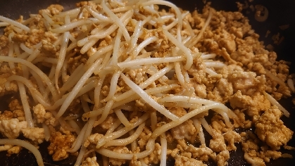 丼にして頂きました♡カレー粉で体も温まり、心も体もお腹もポカポカ(๑´ڡ`๑)ごちそうさまでした〜♪♫