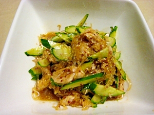 きゅうりとささみのプチプチ海藻麺サラダ